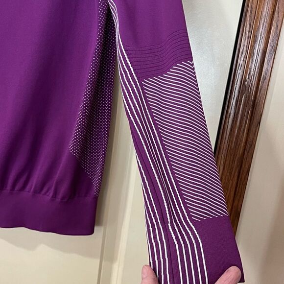 NIKE Long Sleeve Dry Fit Sweater Top Berry White Women’s Size Large - Picture 3 of 6